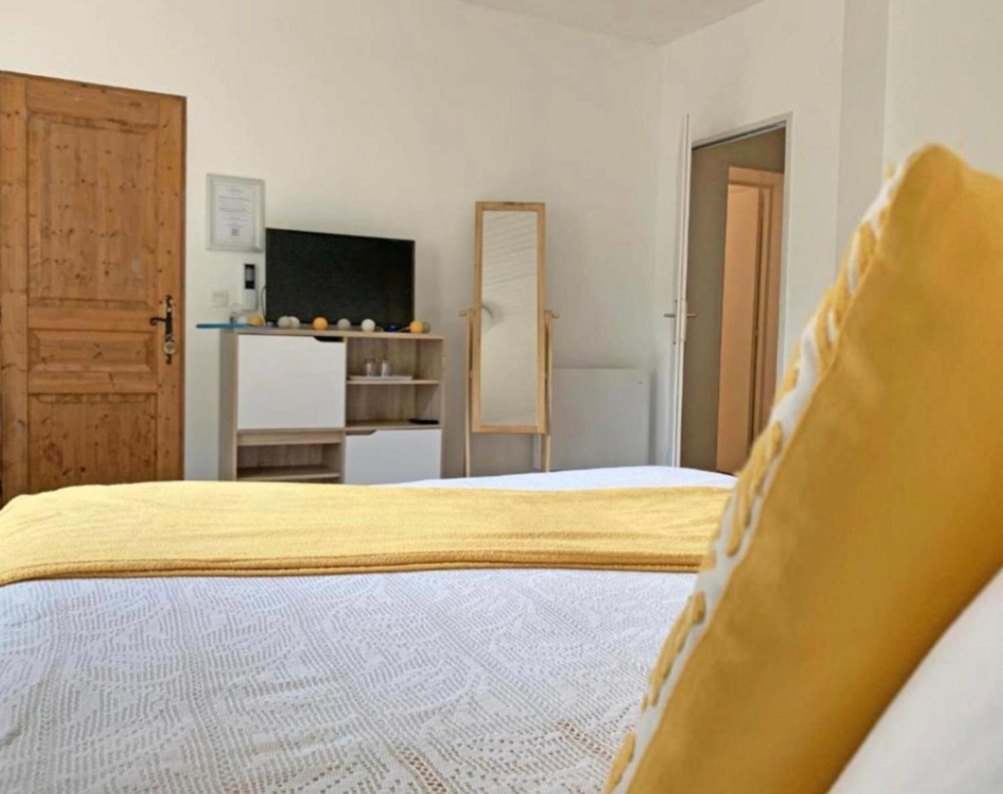 Les Tables Aux Vaches Raviege Hotel La Salvetat-sur-Agout Bagian luar foto